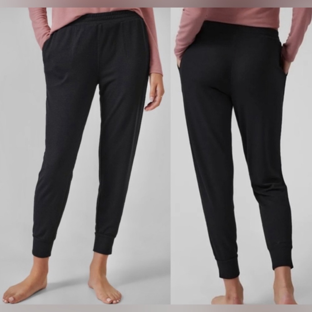 Athleta Wind Down Sleep Jogger - black, M